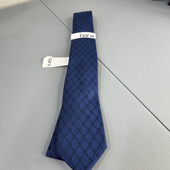 Bar III‎ Mens Tie Flacon Neat Navy Silk Blend New With Tags MSRP $55 - Picture 1 of 9
